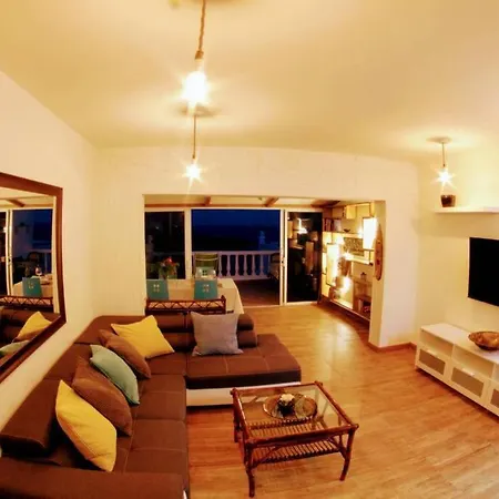 Apartment Relaxing Over The Sea *